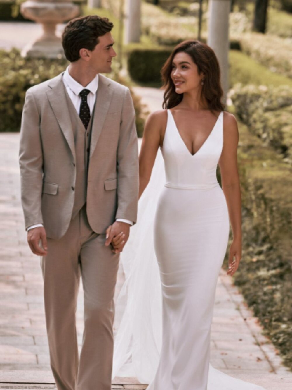 Size 10 Mermaid V Neck Elastic Satin Train Wedding Dress with Appliques Lace